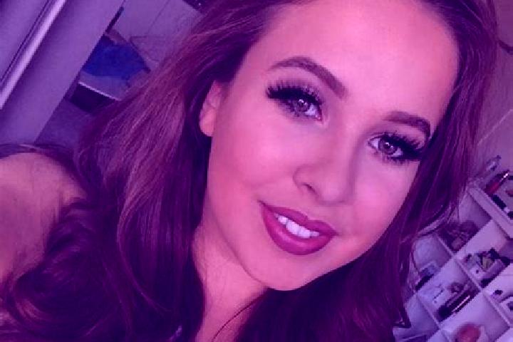 Scarlett, 32, a brunette grey-eyed european companion based in Statzendorf. Offering Striptease, GFE, Erotic Massage. Available for incall and outcall, day a...