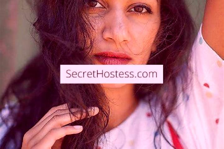 Scarlett, 33, a red dark-eyed ebony companion based in Ondara. Offering Deep French Kissing, Party Girl, BDSM. Available for incall and outcall, day and even...