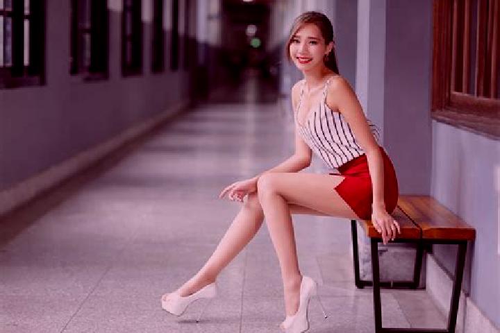 Scarlett, 33, a red grey-eyed asian companion based in Racoviteni. Offering Tantra, CIM, 69, BDSM, Travel Companion. Available for incall and outcall, day an...