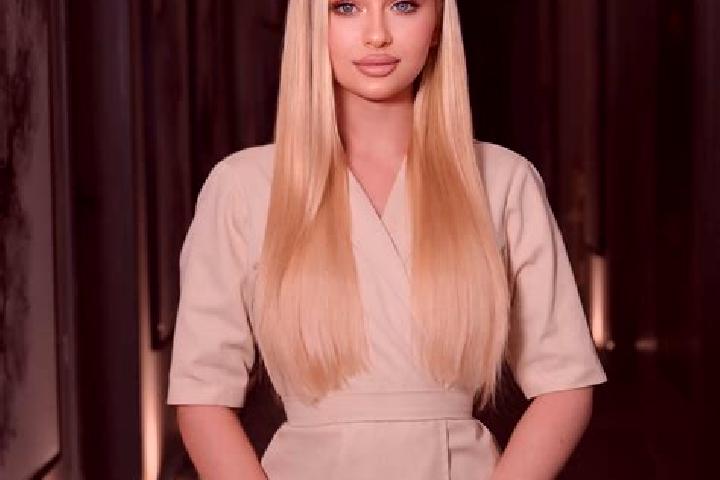 Scarlett, 34, a blonde grey-eyed mixed companion based in Rivenich. Offering GFE, CIM, Tantra, Erotic Massage. Available for incall and outcall, day and even...