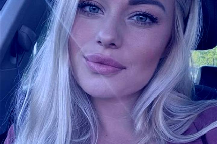 Scarlett, 34, a blonde hazel-eyed mixed companion based in Agurain / Salvatierra. Offering Travel Companion, Domination, Tantra, Party Girl. Available for in...