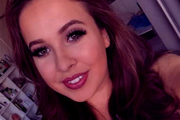 Scarlett, 34, a brunette grey-eyed european companion based in Grosssoelk. Offering Dinner Date, Striptease, Deep French Kissing. Available for incall and ou...
