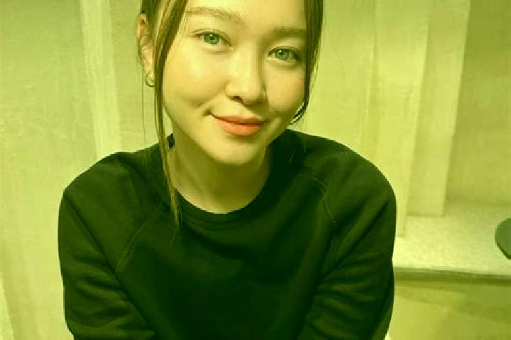 Scarlett, 34, a dark blonde blue-eyed asian companion based in Matsushima. Offering Massage, Deep French Kissing, 69, Tantra. Available for incall and outcal...
