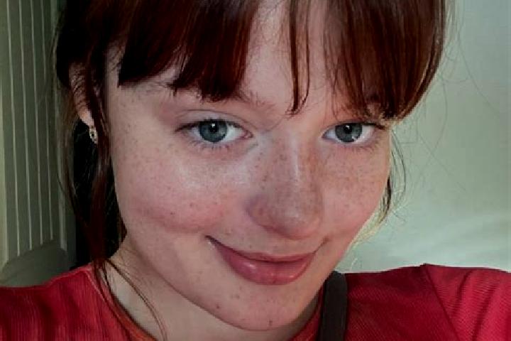 Scarlett, 34, a red green-eyed european companion based in Pierson. Offering Erotic Massage, Massage, CIM, Roleplay, Couples. Available for incall and outcal...