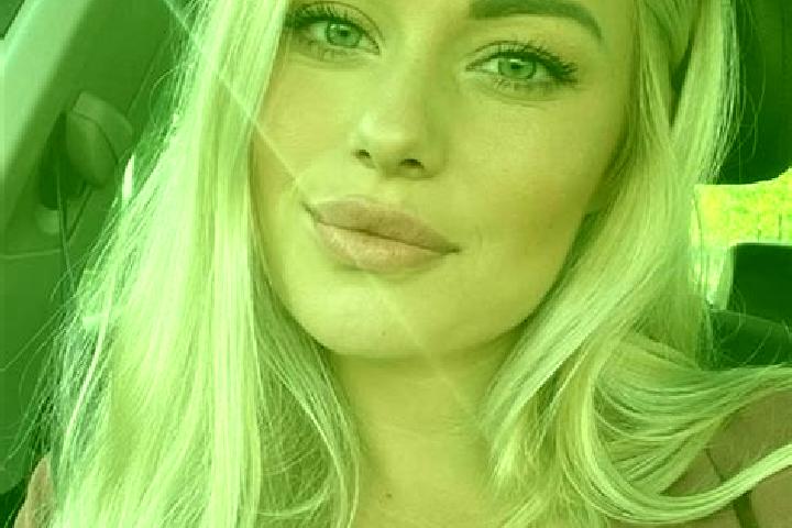 Scarlett, 35, a blonde hazel-eyed latina companion based in Guemues. Offering Dinner Date, Tantra, OWO, Duos. Available for incall and outcall, overnight boo...