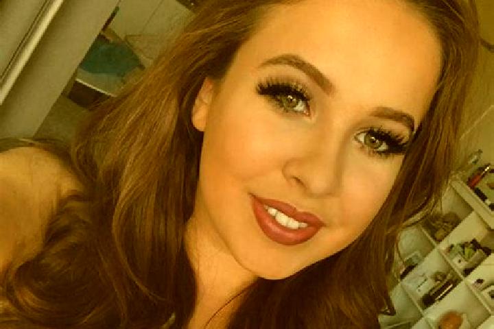 Scarlett, 35, a brunette grey-eyed ebony companion based in Slottsbron. Offering Overnight, OWO, CIM. Available for incall and outcall, day and evening dates.