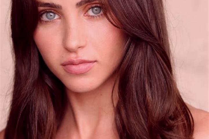 Scarlett, 35, a red brown-eyed middle eastern companion based in P ungin. Offering BDSM, A-Level, Fetish. Available for incall and outcall, day and evening d...
