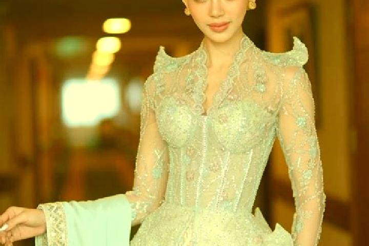 Scarlett, 35 — Escort in Kyeintali, Myanmar