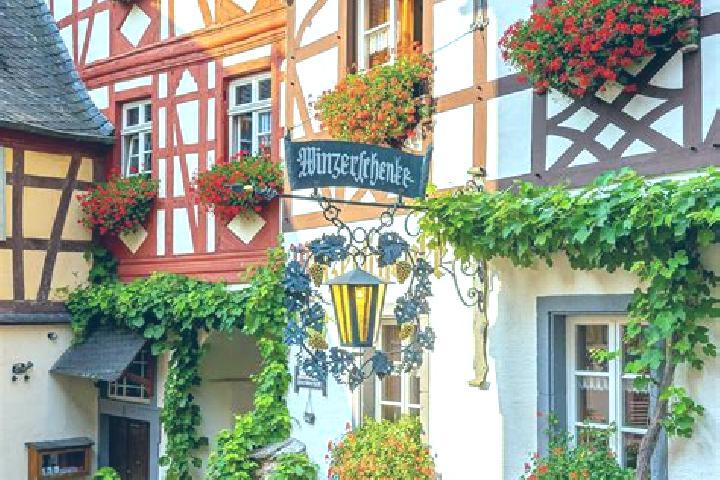 Scarlett, 35 — Escort in Obersussbach, Germany