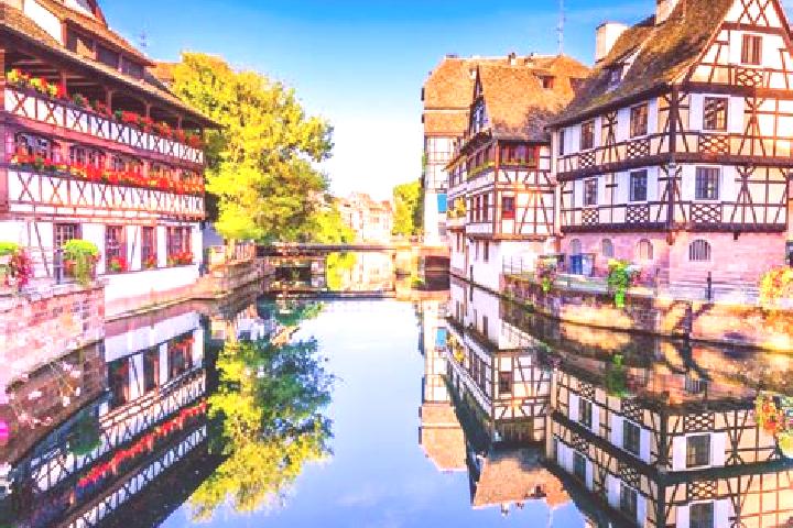 Scarlett, 35 — Escort in Villefontaine, France