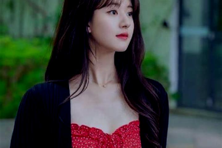 Scarlett, 35 — Escort in Zhenghu, China