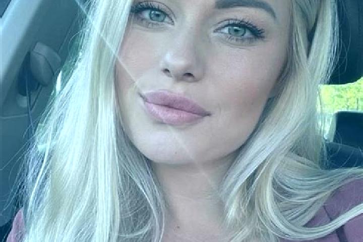 Scarlett, 36, a blonde hazel-eyed mediterranean companion based in Zhenluoying. Offering Party Girl, Travel Companion, Roleplay, Fetish. Available for incall...