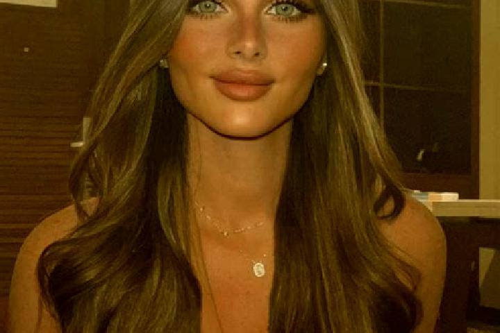 Scarlett, 37, a brunette dark-eyed asian companion based in Le Portel. Offering Overnight, Erotic Massage, BDSM, Tantra. Available for incall and outcall, da...