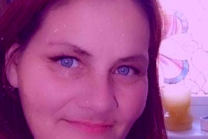 Scarlett, 37, a red grey-eyed indian companion based in Beniganj. Offering Overnight, Fetish, BDSM, Massage. Available for incall and outcall, day and evenin...