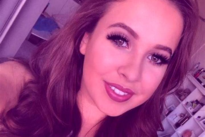 Scarlett, 38, a brunette grey-eyed european companion based in Warnemuende. Offering GFE, Party Girl, Striptease, Prostate Massage. Available for incall and ...