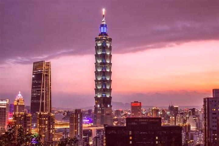 Scarlett, 38 — Escort in Ershui, Taiwan