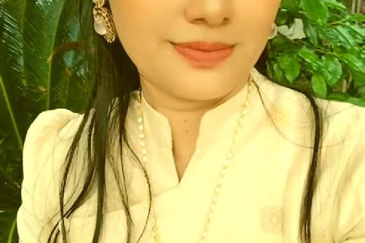 Scarlett, 38 — Escort in Taung Thu Kone, Myanmar