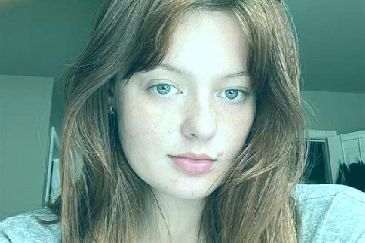 Scarlett, 39, a auburn blue-eyed mixed companion based in Hagerman. Offering OWO, A-Level, Roleplay, Erotic Massage. Available for incall and outcall, day an...