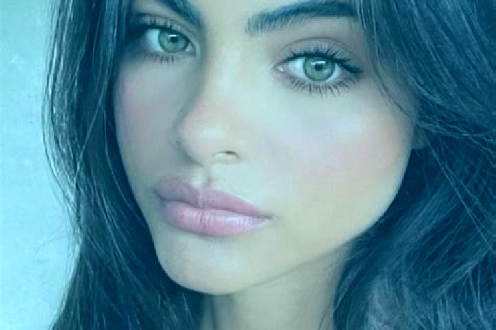 Scarlett, 39, a black hazel-eyed caucasian companion based in Carpenedo. Offering Dinner Date, Fetish, BDSM. Available for incall and outcall, overnight book...