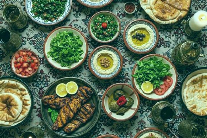 Scarlett, 39, a blonde amber-eyed middle eastern companion based in Siulak Deras Mudik. Offering A-Level, Dinner Date, Striptease, Massage. Available for inc...