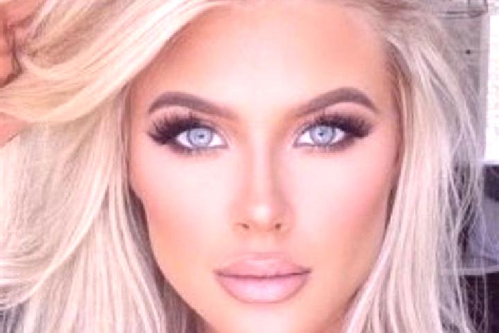 Scarlett, 39, a platinum blonde hazel-eyed indian companion based in Babeni. Offering GFE, Massage, Deep French Kissing, Domination. Available for incall and...