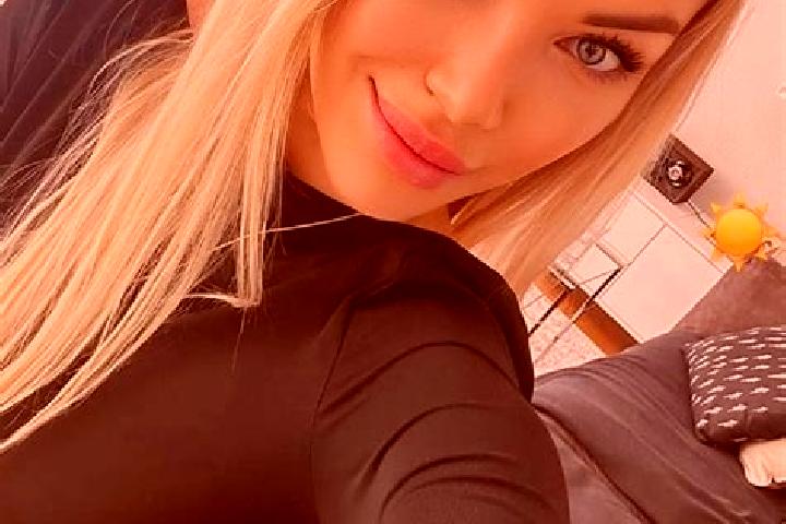 Scarlett, 39 — Escort in Hospozin, Czech Republic