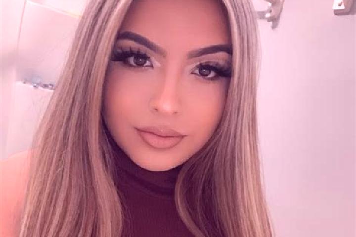 Sienna, 20, a blonde amber-eyed latina companion based in Ilawe-Ekiti. Offering Couples, CIM, Fetish. Available for incall and outcall, day and evening dates.