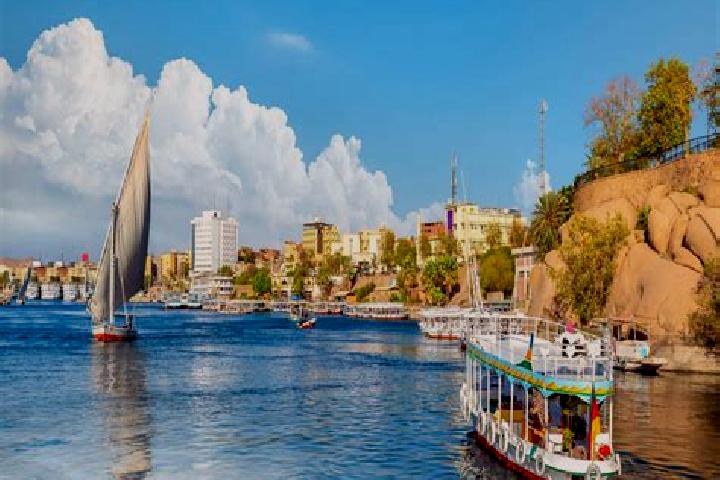 Sienna, 20 — Escort in Juhaynah, Egypt