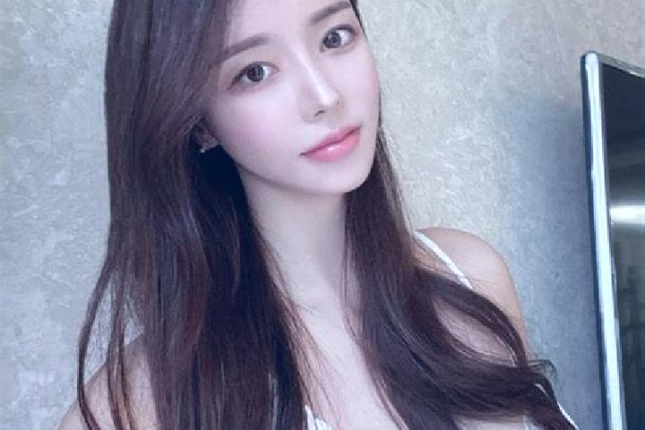 Sienna, 20 — Escort in Qumudi, China
