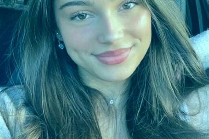 Sienna, 21, a auburn hazel-eyed slavic companion based in Amaury. Offering Massage, Travel Companion, GFE, Overnight. Available for incall and outcall, day a...