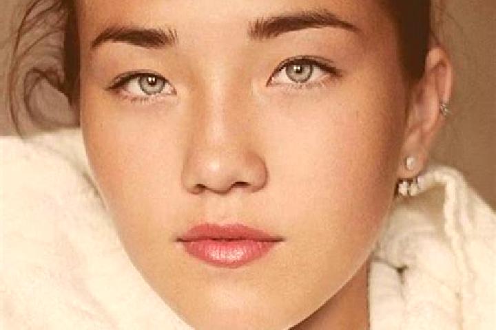 Sienna, 21, a chestnut amber-eyed caucasian companion based in Alma. Offering Domination, Erotic Massage, Tantra. Available for incall and outcall, overnight...