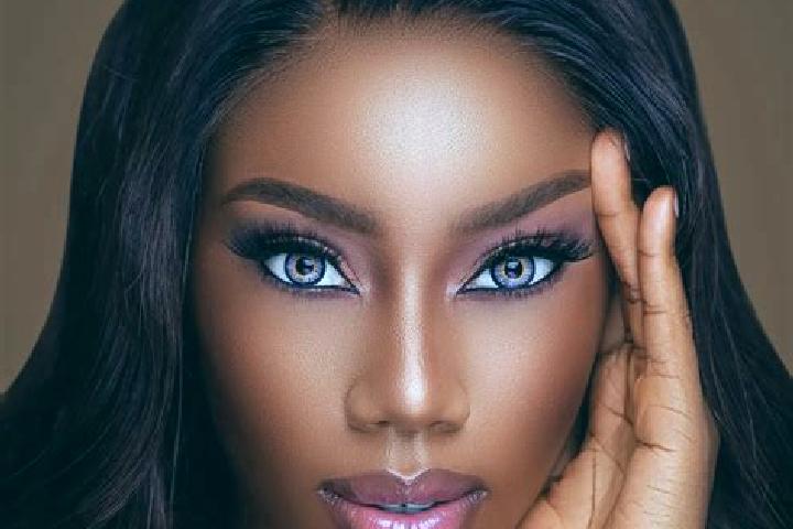 Sienna, 21, a chestnut blue-eyed ebony companion based in Dudar. Offering Erotic Massage, GFE, Dinner Date. Available for incall and outcall, day and evening...