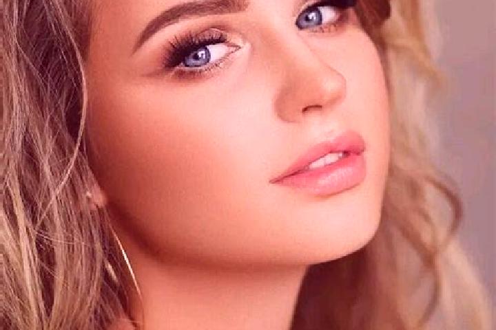 Sienna, 21, a dark blonde blue-eyed caribbean companion based in Exira. Offering Prostate Massage, Tantra, Roleplay, Dinner Date. Available for incall and ou...