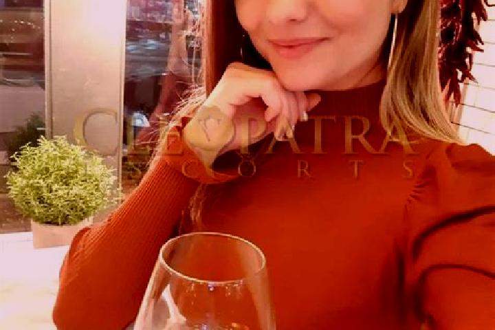 Sienna, 21, a red grey-eyed mediterranean companion based in Parvu Rosu. Offering Dinner Date, Deep French Kissing, Fetish, OWO, BDSM. Available for incall a...