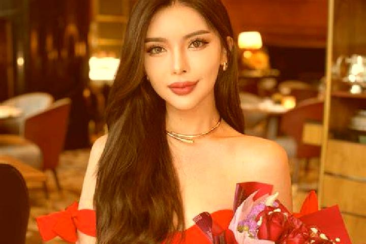 Sienna, 21 — Escort in Chua Hang, Vietnam