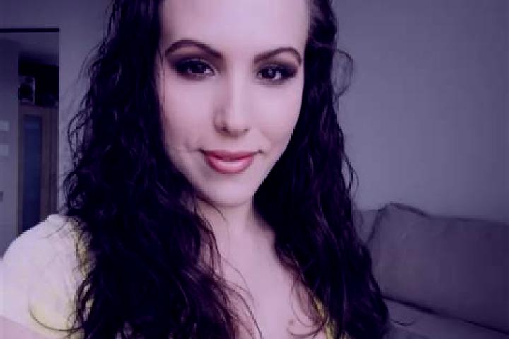 Sienna, 22, a auburn amber-eyed caribbean companion based in Busto Arsizio. Offering Erotic Massage, Deep French Kissing, Prostate Massage, Overnight. Availa...