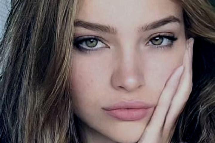 Sienna, 22, a dark blonde dark-eyed european companion based in Coburg. Offering A-Level, Prostate Massage, Party Girl. Available for incall and outcall, day...