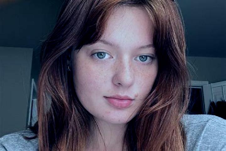 Sienna, 22, a red green-eyed european companion based in Antofagasta. Offering Overnight, CIM, Dinner Date. Available for incall and outcall, overnight booki...