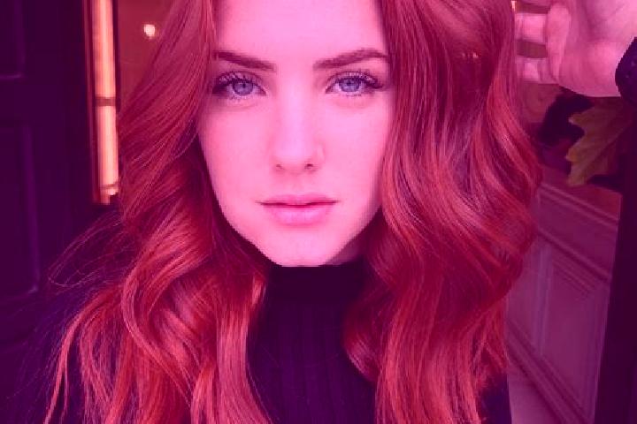 Sienna, 23, a auburn blue-eyed ebony companion based in Bajardo. Offering Roleplay, Tantra, Couples. Available for incall and outcall, day and evening dates.