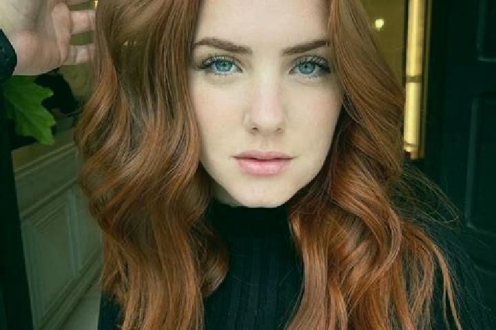 Sienna, 23, a auburn blue-eyed european companion based in Labushne. Offering OWO, Travel Companion, Girlfriend Experience, Duos. Available for incall and ou...
