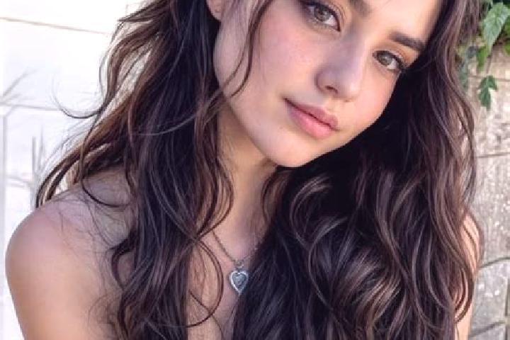 Sienna, 23, a auburn hazel-eyed european companion based in Bagamer. Offering Prostate Massage, Party Girl, Deep French Kissing. Available for incall and out...