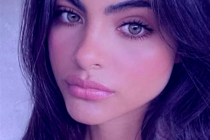 Sienna, 23, a black dark-eyed european companion based in Chenqi. Offering Overnight, Prostate Massage, Girlfriend Experience, Domination, Dinner Date. Avail...