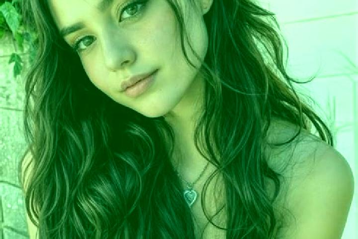 Sienna, 23, a black hazel-eyed mediterranean companion based in Simnicu de Sus. Offering Duos, GFE, Dinner Date, Domination. Available for incall and outcall...