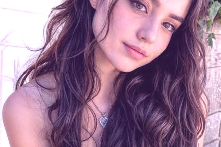 Sienna, 23, a brunette hazel-eyed middle eastern companion based in Centennial Park. Offering BDSM, Girlfriend Experience, Deep French Kissing. Available for...