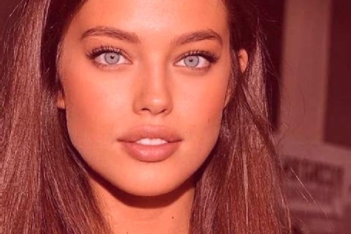 Sienna, 23, a chestnut blue-eyed european companion based in Castres-Gironde. Offering OWO, Deep French Kissing, A-Level, BDSM. Available for incall and outc...