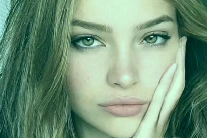 Sienna, 23, a dark blonde hazel-eyed indian companion based in Crib Point. Offering CIM, BDSM, Roleplay. Available for incall and outcall, day and evening da...