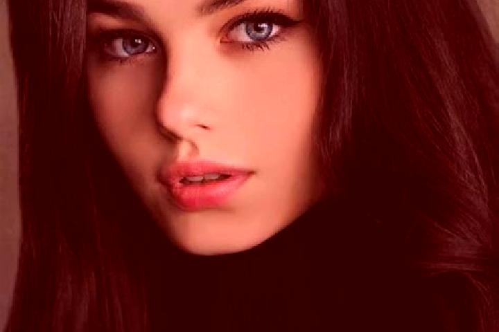 Sienna, 23, a red grey-eyed slavic companion based in Highland Creek. Offering Travel Companion, Overnight, A-Level. Available for incall and outcall, day an...