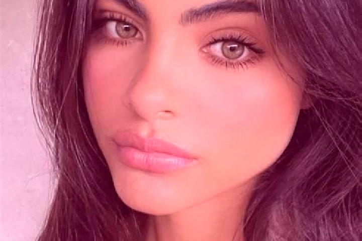 Sienna, 23, a red hazel-eyed indian companion based in Lisignago. Offering Massage, Duos, Overnight. Available for incall and outcall, day and evening dates.