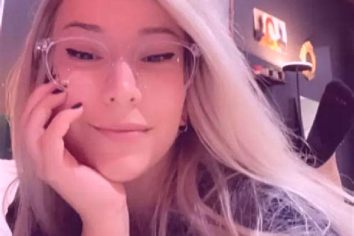 Sienna, 24, a blonde dark-eyed mediterranean companion based in San Martin Florida. Offering GFE, Fetish, Erotic Massage, Duos. Available for incall and outc...