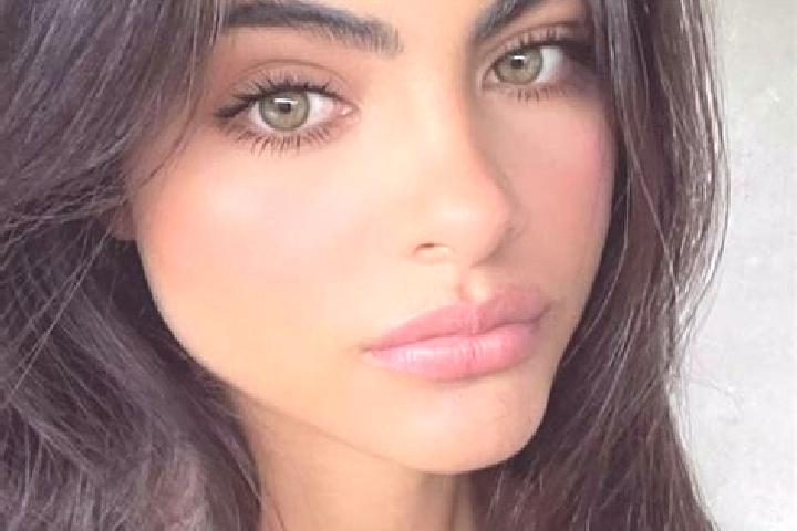 Sienna, 24, a blonde grey-eyed indian companion based in Ciandum. Offering Deep French Kissing, Overnight, Girlfriend Experience. Available for incall and ou...